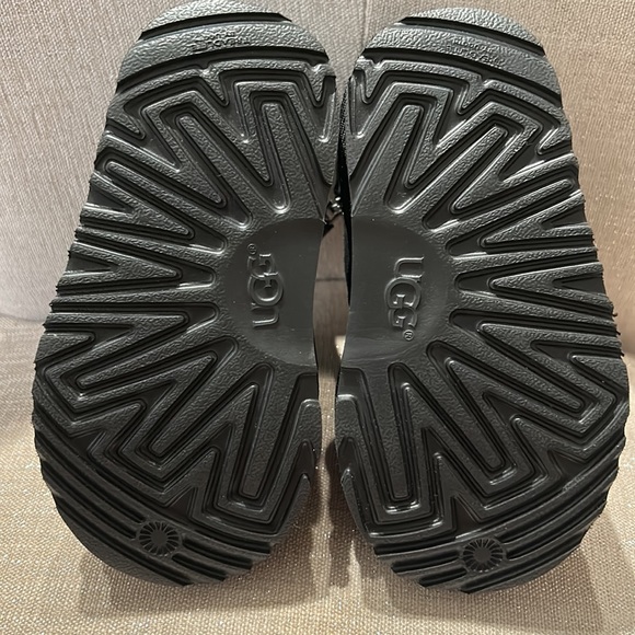 UGG toddler boots - brand new!! - Picture 3 of 4